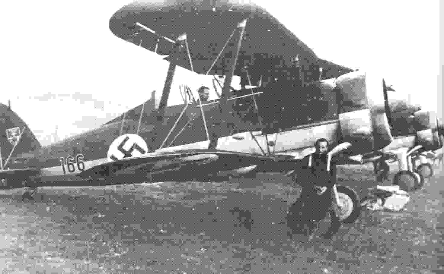 Gloster Gladiator #166